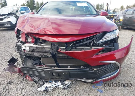 2021 Toyota Camry Xle Awd z USA, uszkodzony, nr VIN 4T1F11BK5MU042654